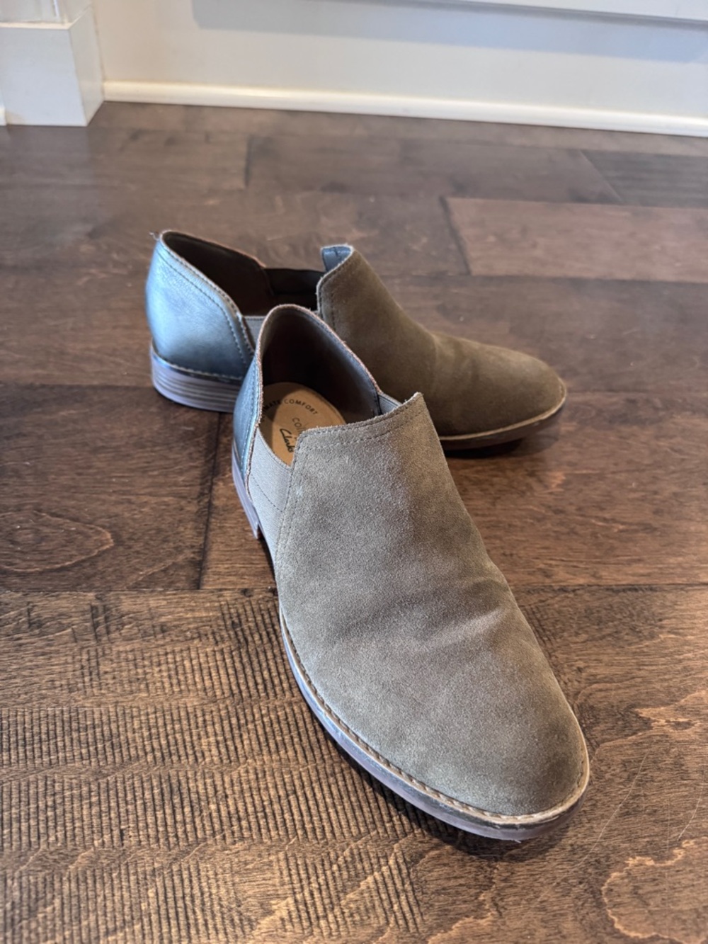 Clark’s Camzin Slip-On Dress Shoes in Olive Green mixed leather women’s 8 M